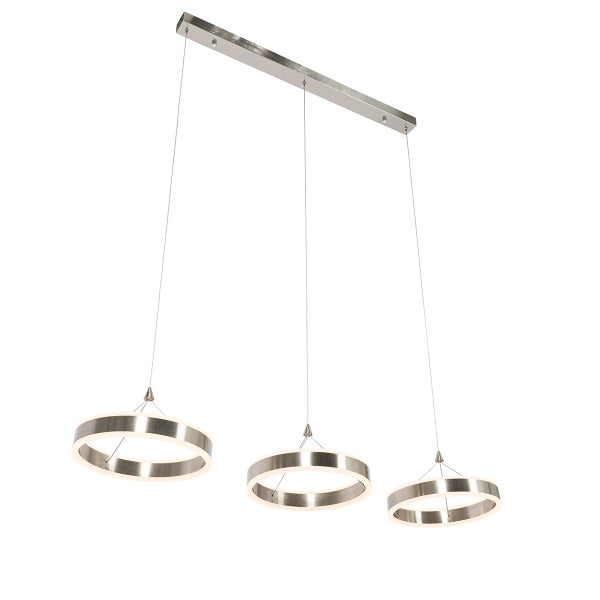 Dreiflammige Hängeleuchte mit runden Lampenschirmen