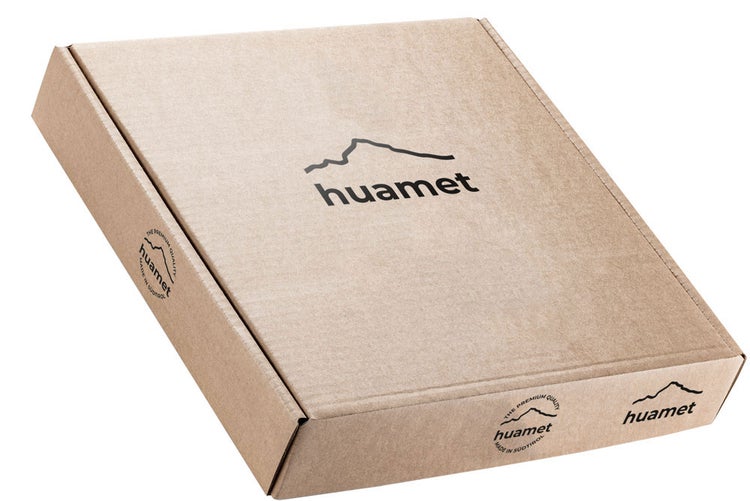 Rollbarer Gitterwagen mit Regalböden und abschließbaren Türen.