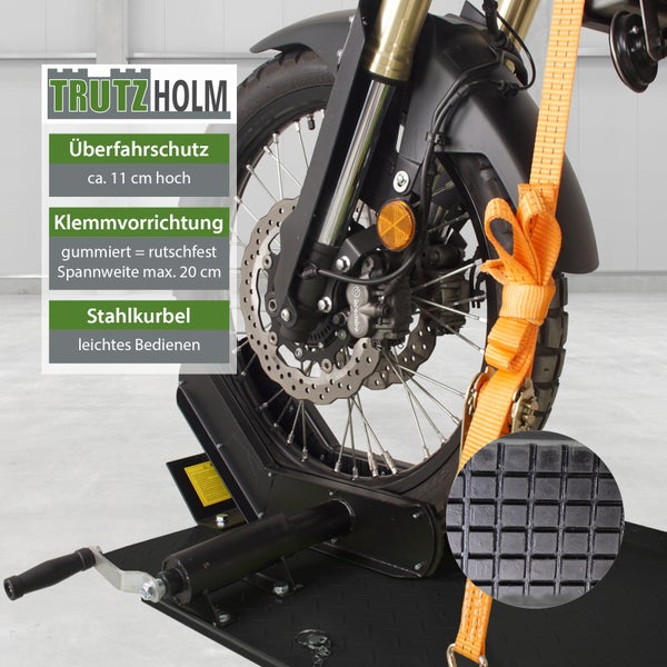 Motorradwippe mit Motorrad und Spanngurt