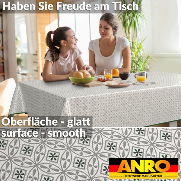 Szene mit Mutter und Tochter an einem Tisch mit ANRO Tischdecke