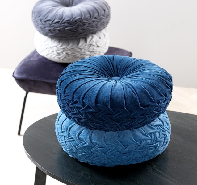 KAJA - Dekokissen Samt Insignia Blue 40 cm