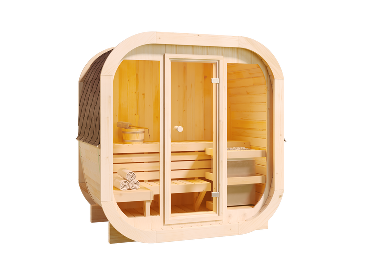 Quadratische Fasssauna aus hellem Holz mit Glastür, Sitzbänken und Saunaofen.
