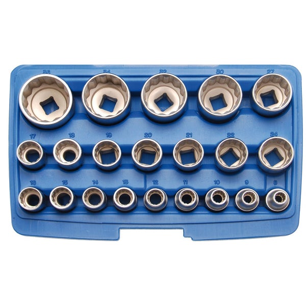 Steckschlüssel-Satz in blauem Werkzeugkasten