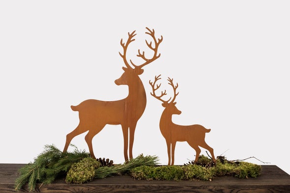 Dekorative Hirschfiguren aus Metall mit Geweih