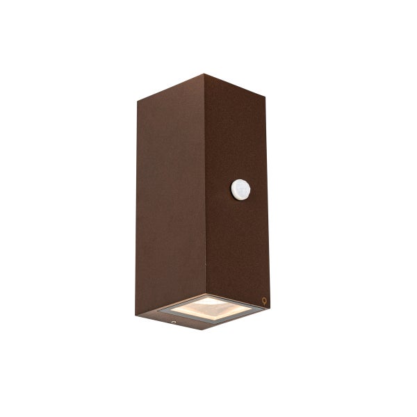 Moderne rechteckige Außenwandleuchte aus Metall in Braun mit integriertem Bewegungsmelder und nach unten gerichtetem Lichtaustritt.