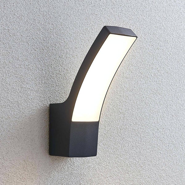 Lindby LED Wandleuchte außen Ilvita (spritzwassergeschützt (Modern) in Schwarz aus Aluminium (1 flammig, ) - Außenwandleuchten Wandlampe Led Außenlampe Outdoor für Außenwand/Hauswand