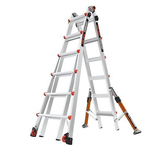 Little Giant Conquest All Terrain Mehrzweckleiter aus Aluminium mit verstellbaren Beinen und Rollen.
