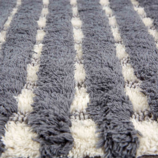 Teppich mit Streifenmuster