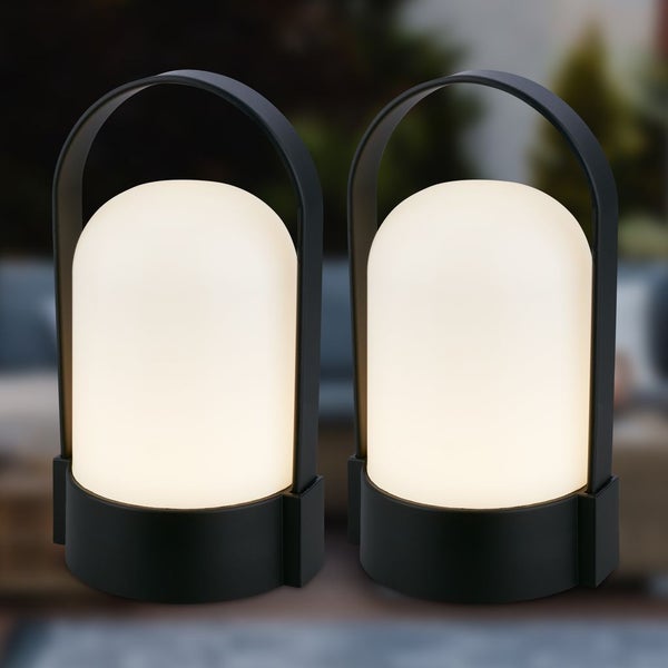 Zwei tragbare, leuchtende Outdoor-Laternen aus Kunststoff