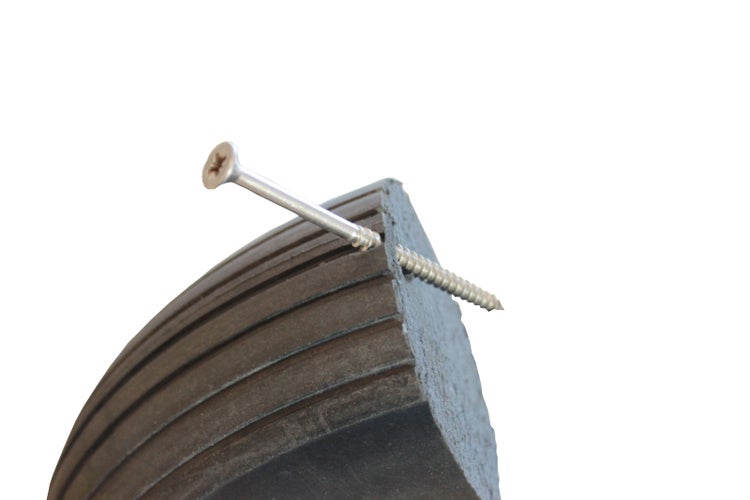 Gummiprofil mit Schraube