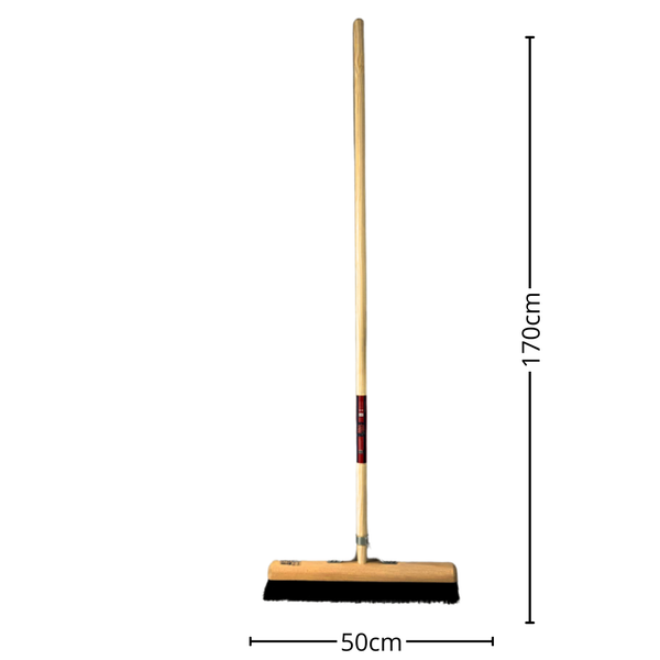 Kehrbesen mit Holzstiel, 170 cm hoch und 50 cm breit