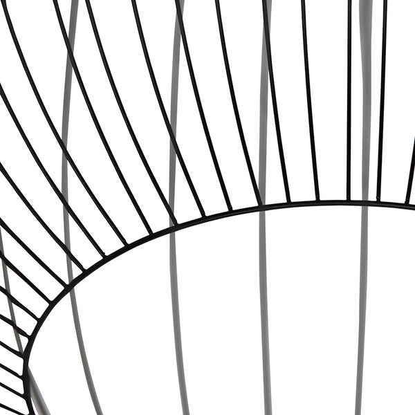 Detailaufnahme eines Dekorationsobjekts aus schwarzem Metalldraht