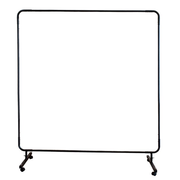 Kleiderständer aus Metall mit Rollen