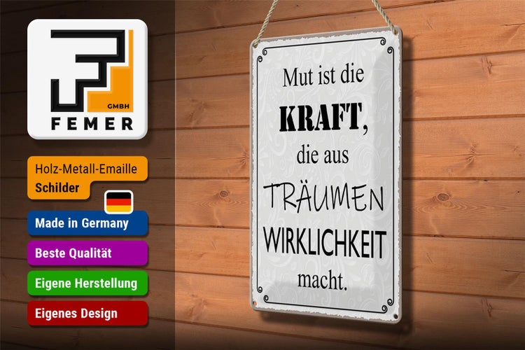 Größenangaben einer Schlagfalle für Nagetiere, mit den Maßen 13,9 cm x 7,6 cm x 6,7 cm.