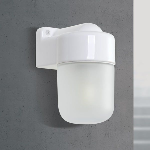 Wandleuchte für den Außenbereich mit mattem Glasdiffusor zur Wandmontage
