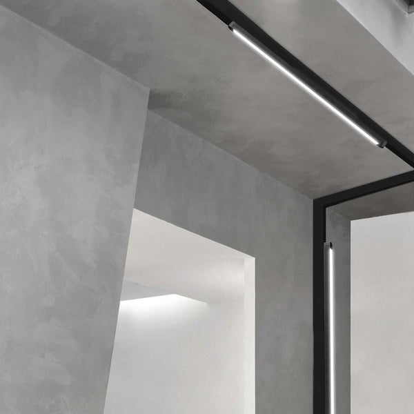 Deckenleuchten-Schienensystem im modernen Raumdesign