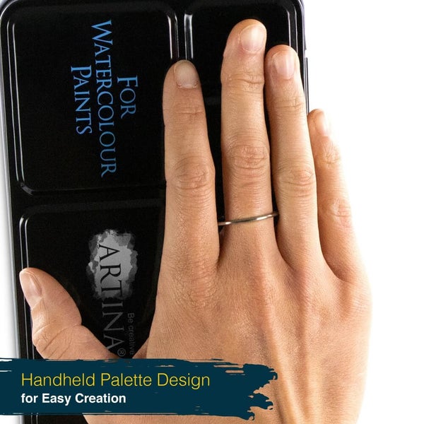 Aquarellfarben Palette in der Hand