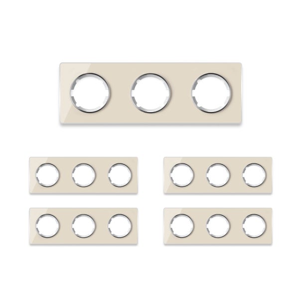Set aus fuenf dreifachen Abdeckrahmen fuer Steckdosen und Schalter in rechteckigem Design