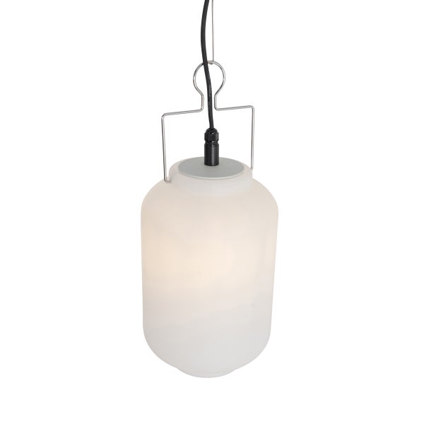 Moderne Pendelleuchte mit zylindrischem, mattweißem Schirm und silberfarbenem Metallbügel.