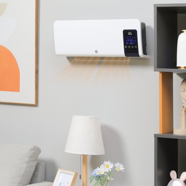 Wandmontierte elektrische Keramikheizung in einem modern eingerichteten Wohnzimmer mit digitaler Anzeige und Visualisierung des Wärmestroms.