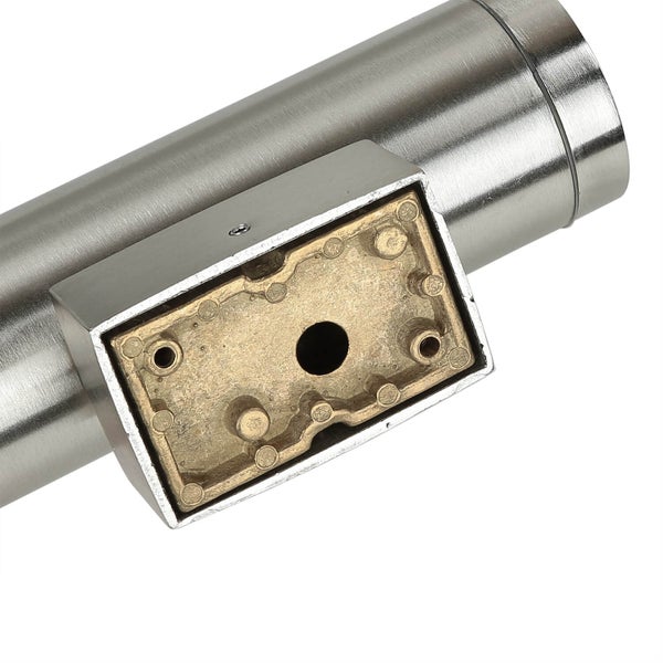 Detailansicht eines Edelstahl-Handlaufhalters