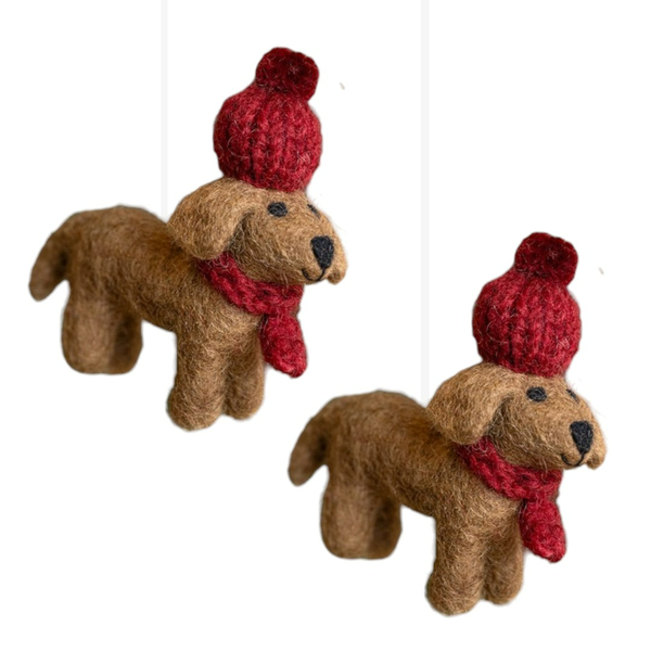 Zwei Hunde aus Filz mit Mütze und Schal
