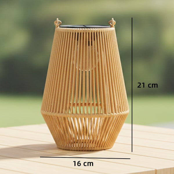 Solar-Laterne in Bambus-Optik, Höhe 21 Zentimeter, Breite 16 Zentimeter.