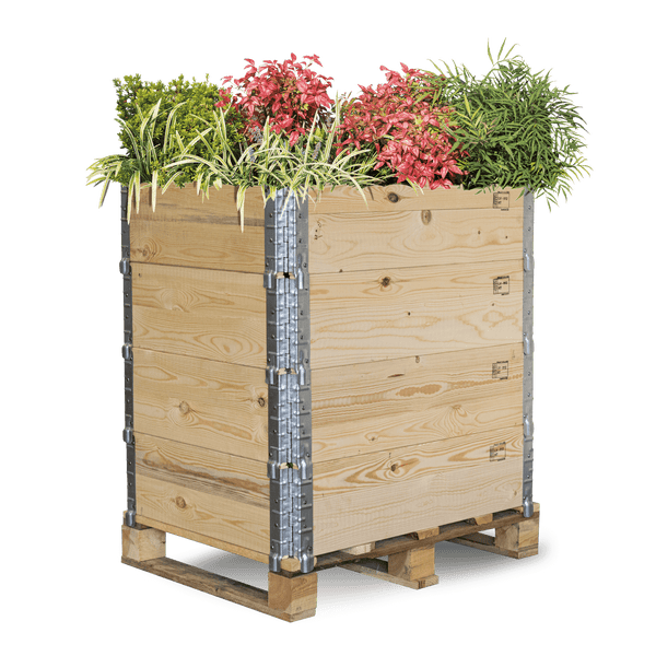 Palettenaufsatzrahmen aus Holz, vier Stück auf eine Palette gestapelt, mit verzinkten Metallscharnieren für Lagerung und Transport.