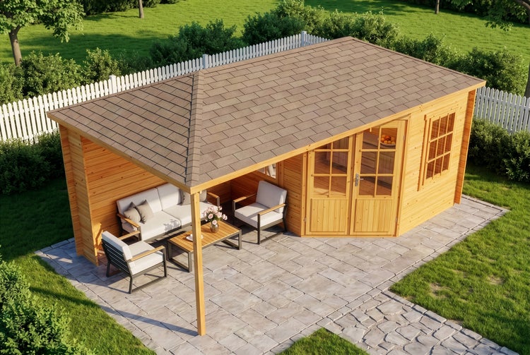 Großes Gartenhaus aus Holz mit Walmdach und integrierter Terrasse auf gepflasterter Fläche im Garten.