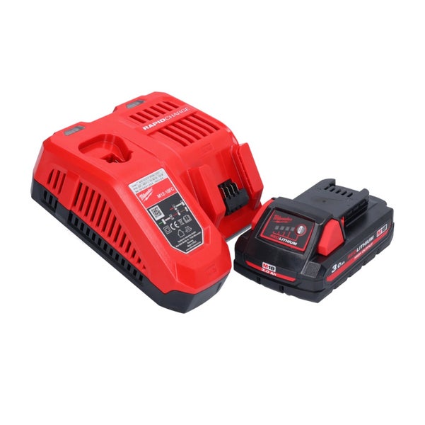 Milwaukee Schnellladegerät M12-18FC und M18 3,0 Ah REDLITHIUM Akku.