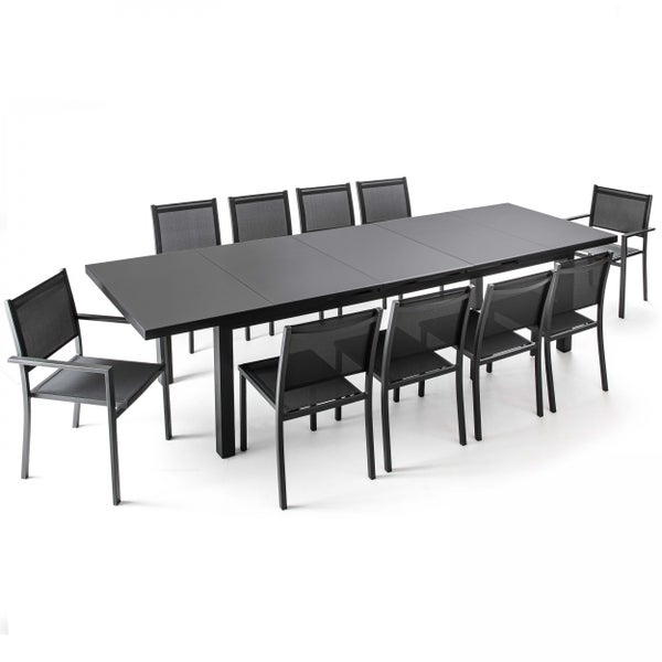 Gartenmöbel-Set bestehend aus einem grossen ausziehbaren Esstisch und zehn Stühlen aus Metall und Textilgewebe in Anthrazit.