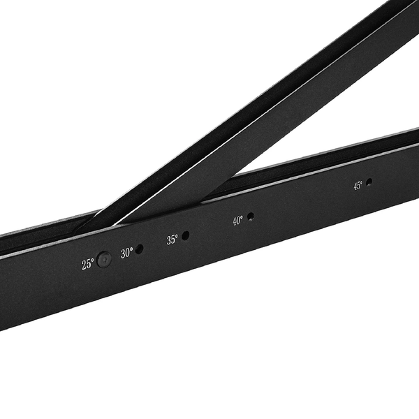 Detailaufnahme einer verstellbaren schwarzen Metallhalterung mit Winkelmarkierungen für 25, 30, 35, 40 und 45 Grad.