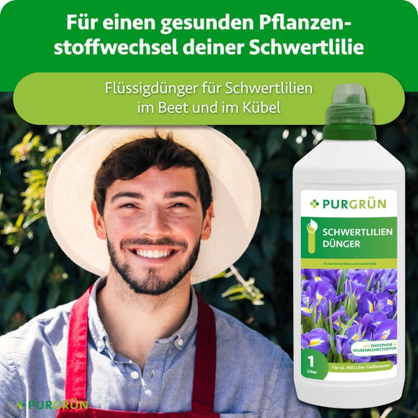 Eine Flasche Purgrün Schwertlilien Flüssigdünger vor einem lächelnden Gärtner mit Hut für eine gesunde Pflanzenentwicklung im Beet und Kübel.