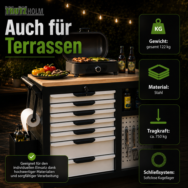 Trutzholm Werkstattwagen als Grillstation auf einer Terrasse mit Schubladen, Arbeitsplatte aus Holz und seitlichem Zubehörhalter.