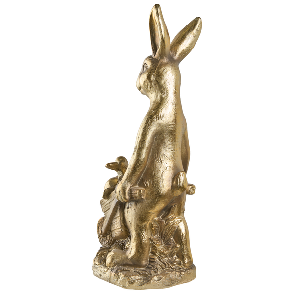 Dekorative Osterhasen-Figur in Goldoptik, stehend mit einer Schubkarre und einem Entenküken.