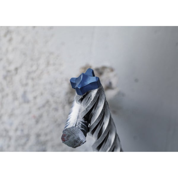 Nahaufnahme eines Bohrers mit spiralförmigem Schaft