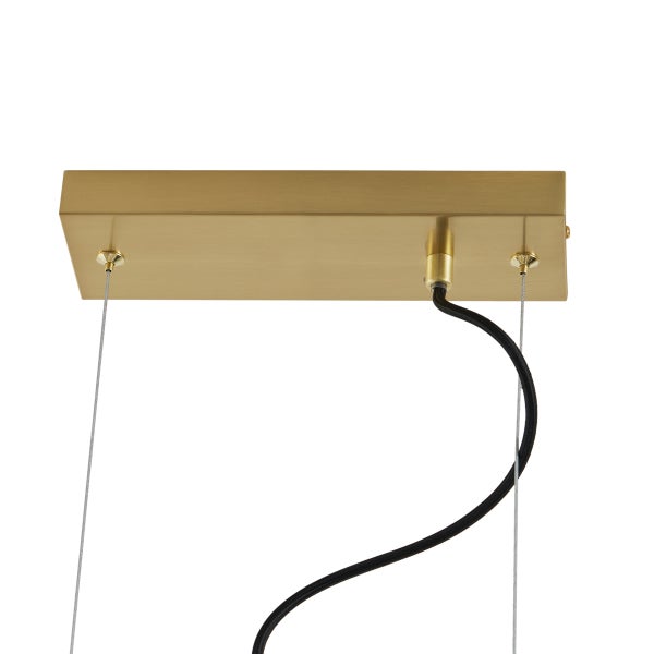 Detailansicht einer Deckenleuchte mit rechteckiger Halterung, Kabel und Aufhängung