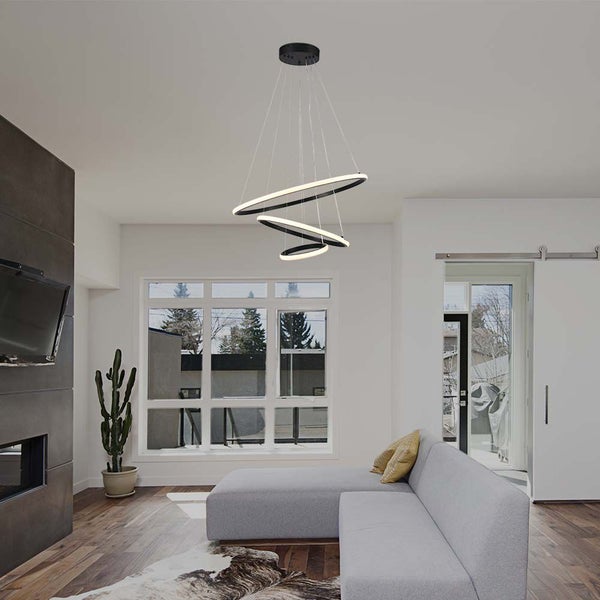 Moderne Wohnraumbeleuchtung mit LED-Hängeleuchte in Ringform