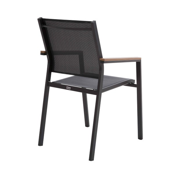 Gartenstuhl Oviala mit grauem Aluminiumgestell, Textil-Bespannung und Armlehnen mit Holzauflage, Rückansicht.