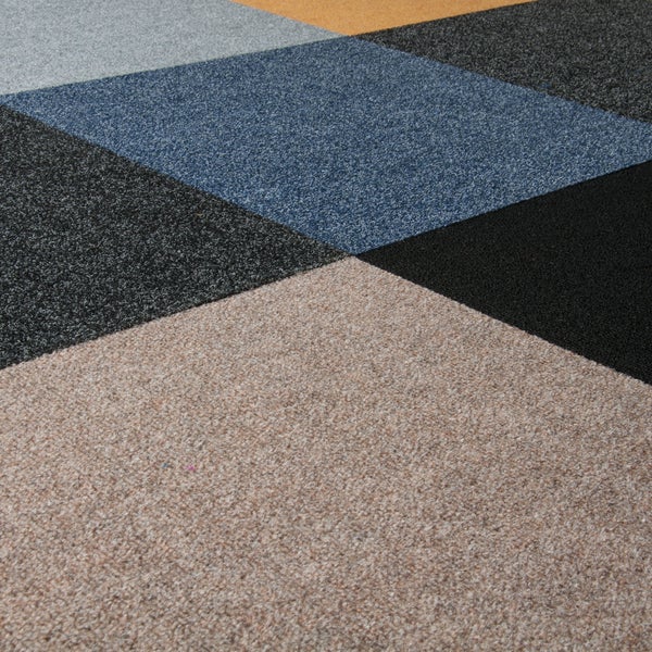 Nadelvlies Teppichfliesen selbstliegend Nadelfilz Teppichboden als Fliesen in 50x50 cm Büro und Arbeitszimmer Teppich Fliesen in Beige Grau