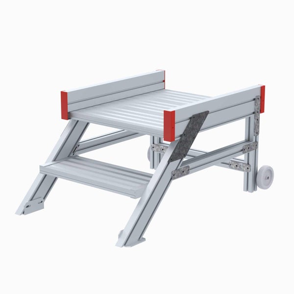Mobiles Arbeitspodest aus Aluminium mit einer Stufe, oberer Standfläche und Rollen auf der Rückseite.