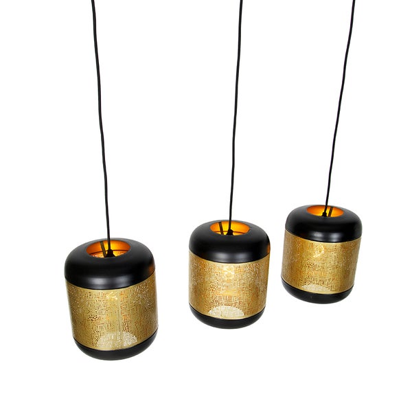 Drei Pendelleuchten mit zylindrischem Schirm und Lochmuster.