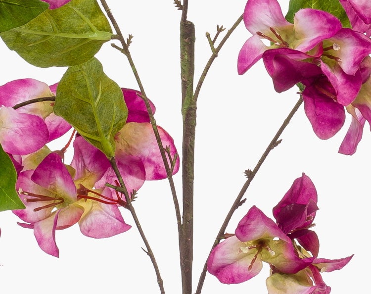 Künstlicher Bougainvillea-Zweig mit pinkfarbenen Blüten und grünen Blättern.