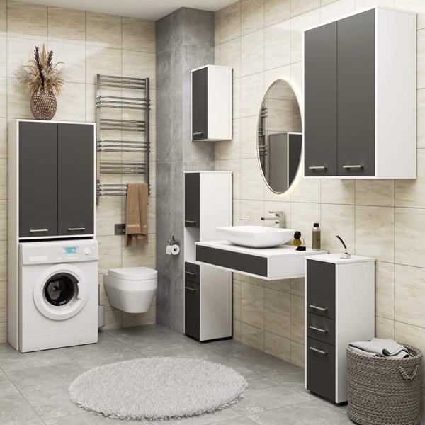 Modernes Badezimmer mit Waschtisch, Spiegelschrank, Waschmaschine und Heizkörper