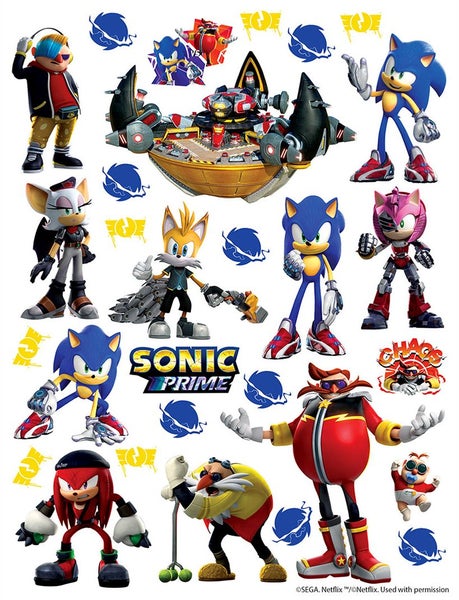 Sonic Prime Wandsticker mit Charakteren und Sonic Prime Logo an einer Wand im hellen Kinderzimmer über einem Spielzeugregal.