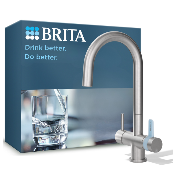 BRITA Küchenarmatur mit Wasserfilter-Funktion in Edelstahl-Optik vor Originalverpackung.