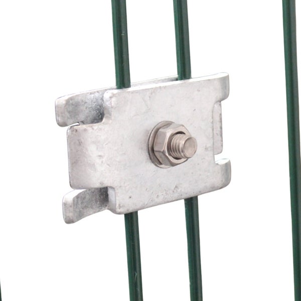 Detailaufnahme einer Zaunbefestigung mit Schraube und Mutter