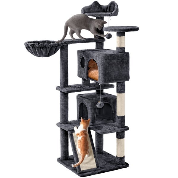 Katzenkratzbaum mit zwei Katzen