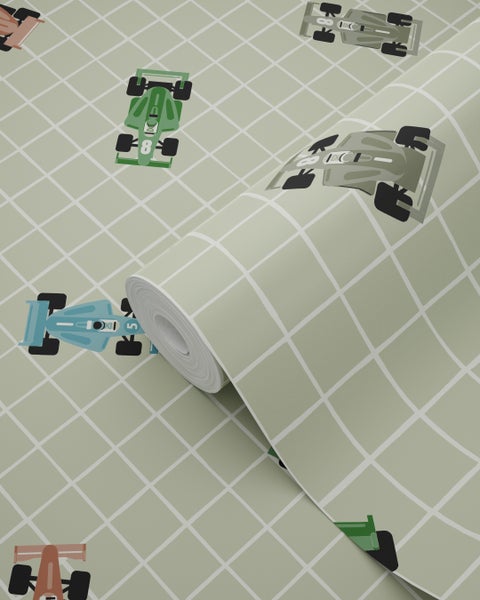 Tapete mit Rennwagenmuster auf hellem Hintergrund mit Gittermuster