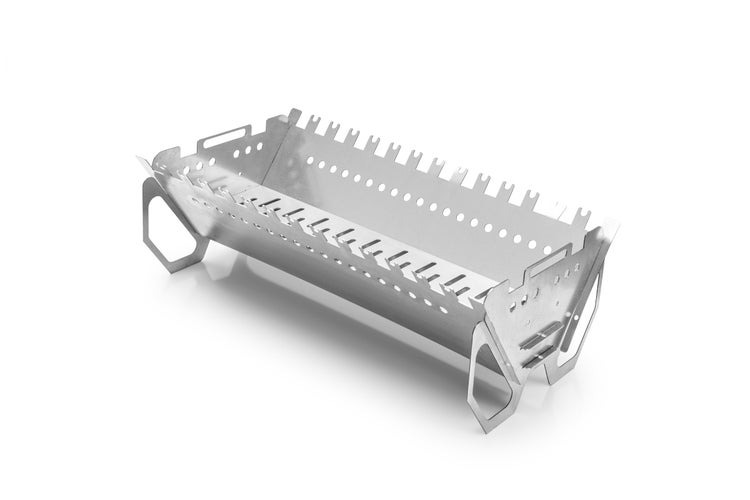 The Favilla Vedem Zerlegbarer Tragbarer Grill – Mobiler Campinggrill aus verzinktem Stahl – Outdoor-Grill mit Spießhalter & Tragetasche – Kompakt, leicht & robust